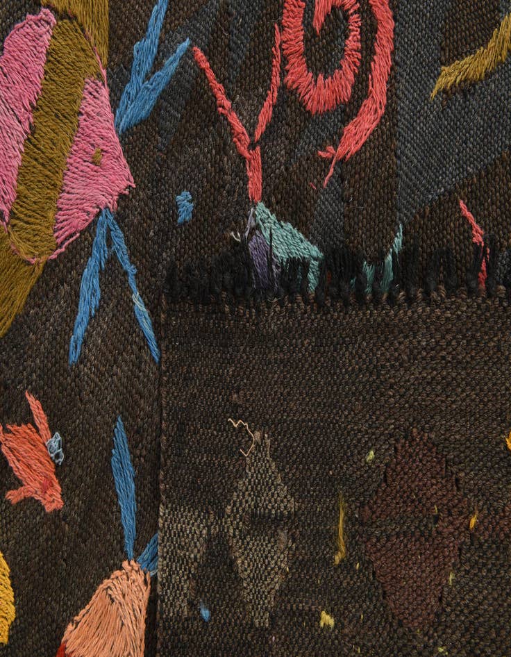 Detail image of 5' 4 x 7' 8  Hand Woven Kilim Suzani Wool Rug