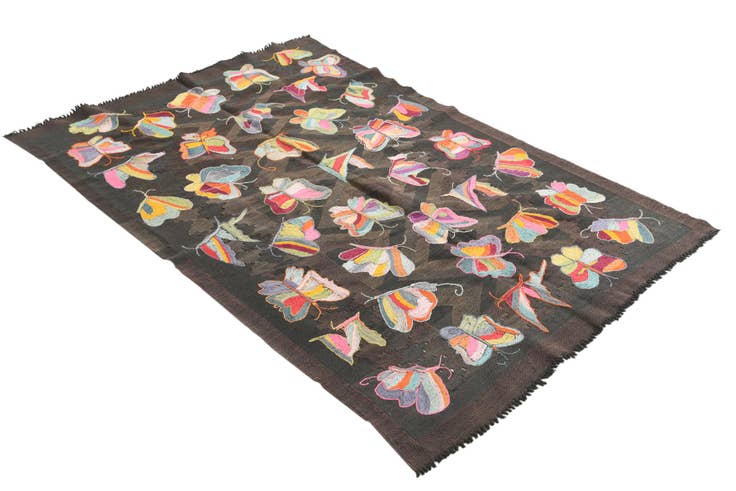 Detail image of 4' 4 x 6' 5 Hand Woven Kilim Suzani Wool Rug