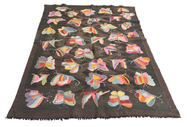 Detail image of 4' 4 x 6' 5 Hand Woven Kilim Suzani Wool Rug