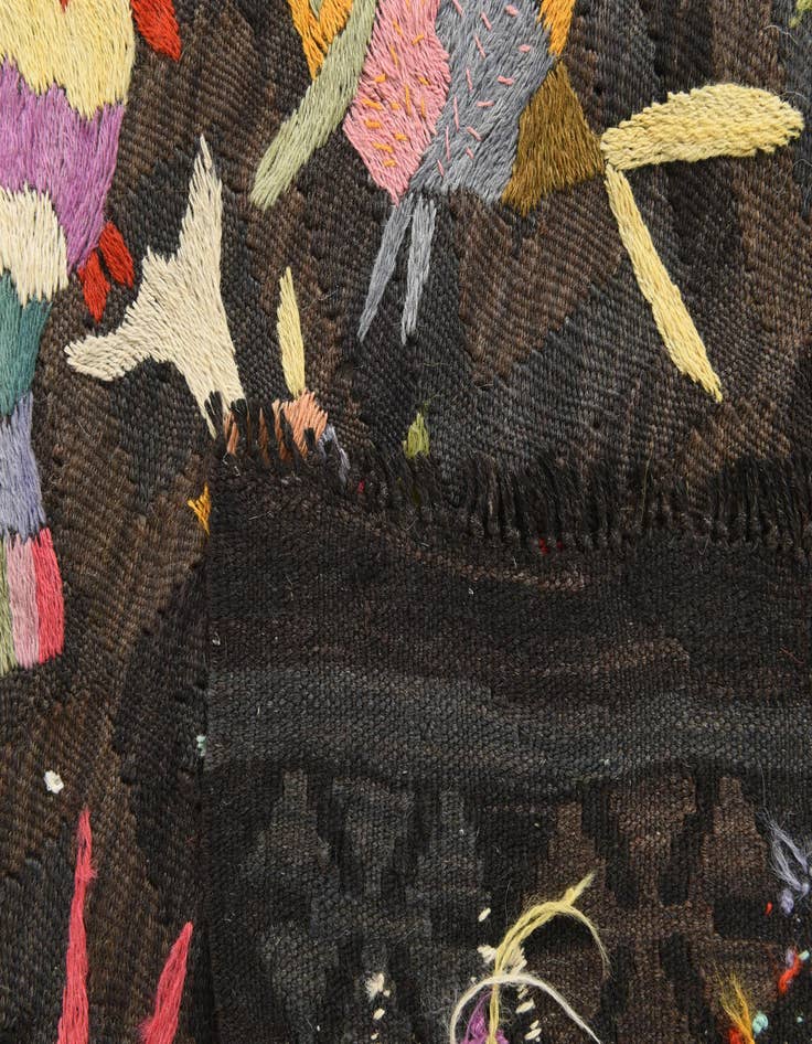 Detail image of 5' x 6' 6  Hand Woven Kilim Suzani Wool Rug