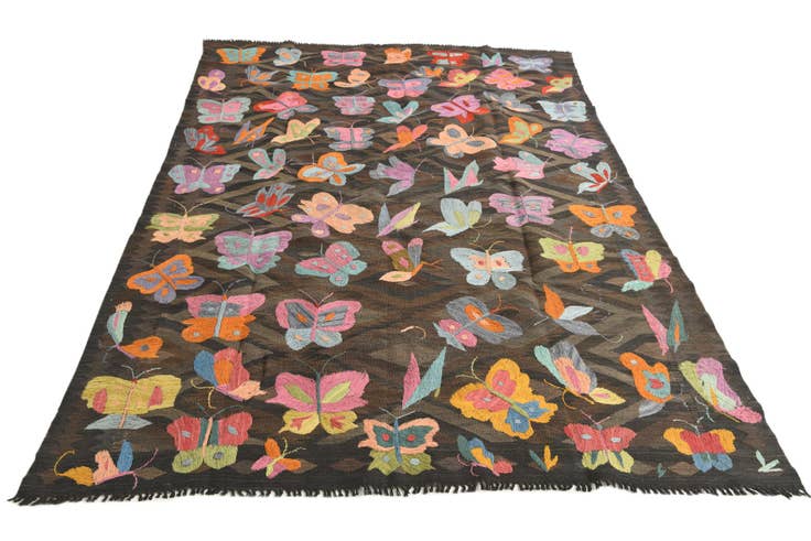 Detail image of 5' 7 x 8' 2 Hand Woven Kilim Suzani Wool Rug