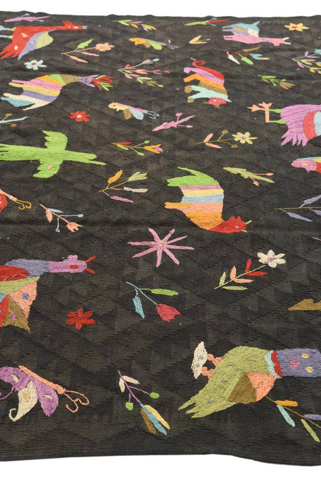 Detail image of 6' 7 x 9' 3 Hand Woven Kilim Suzani Wool Rug