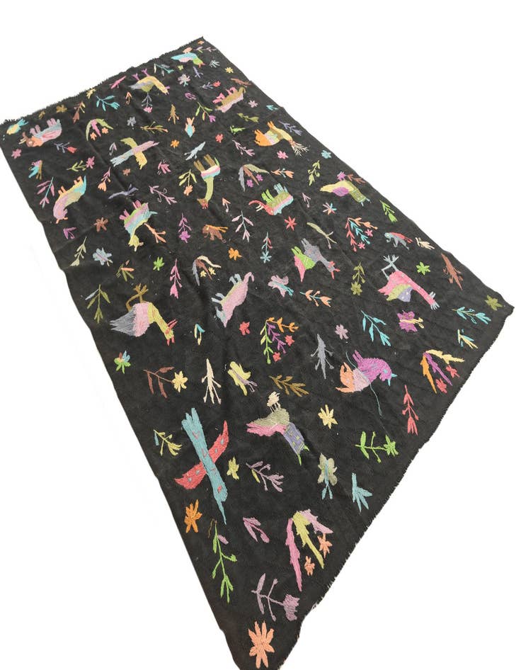 Detail image of 6' x 9' 5  Hand Woven Kilim Suzani Wool Rug