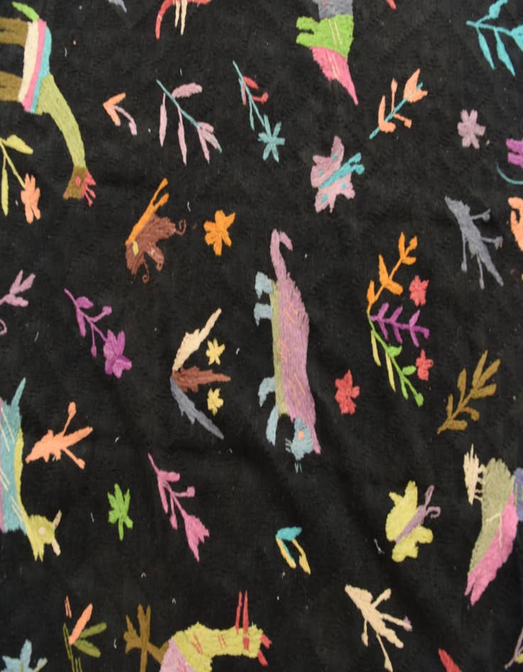 Detail image of 6' x 9' 5  Hand Woven Kilim Suzani Wool Rug