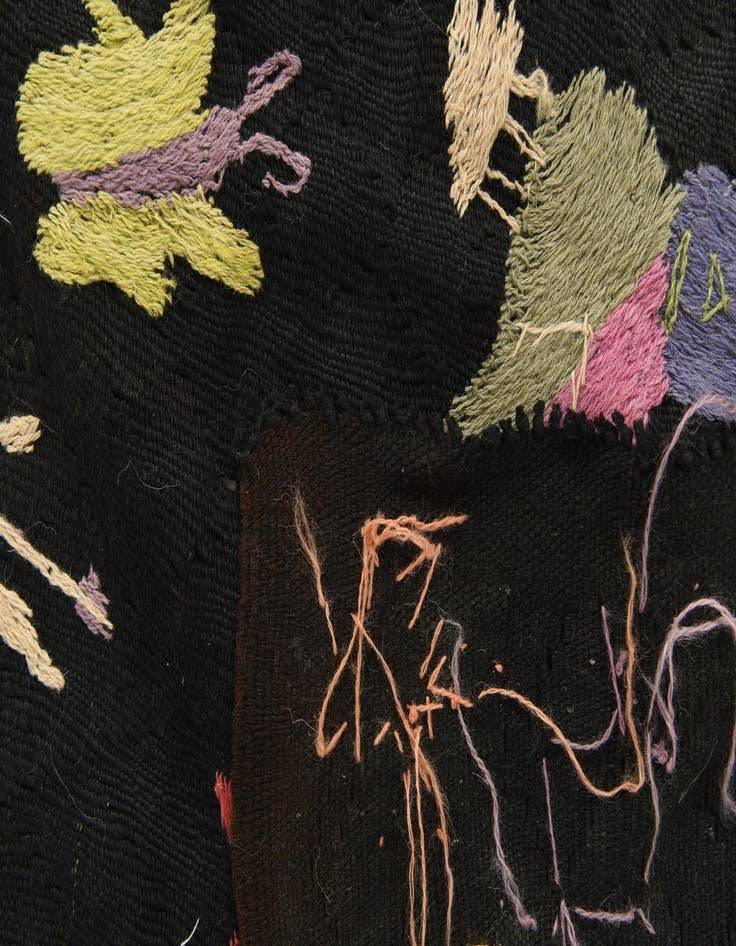 Detail image of 6' x 9' 5  Hand Woven Kilim Suzani Wool Rug