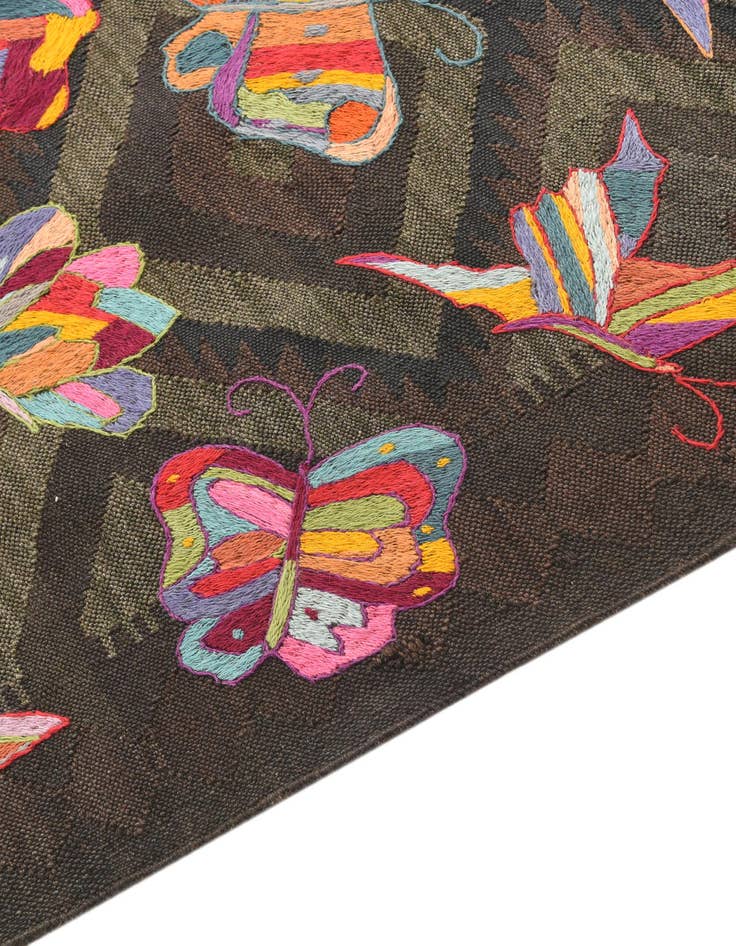 Detail image of 4' 6 x 5' 10  Hand Woven Kilim Suzani Wool Rug