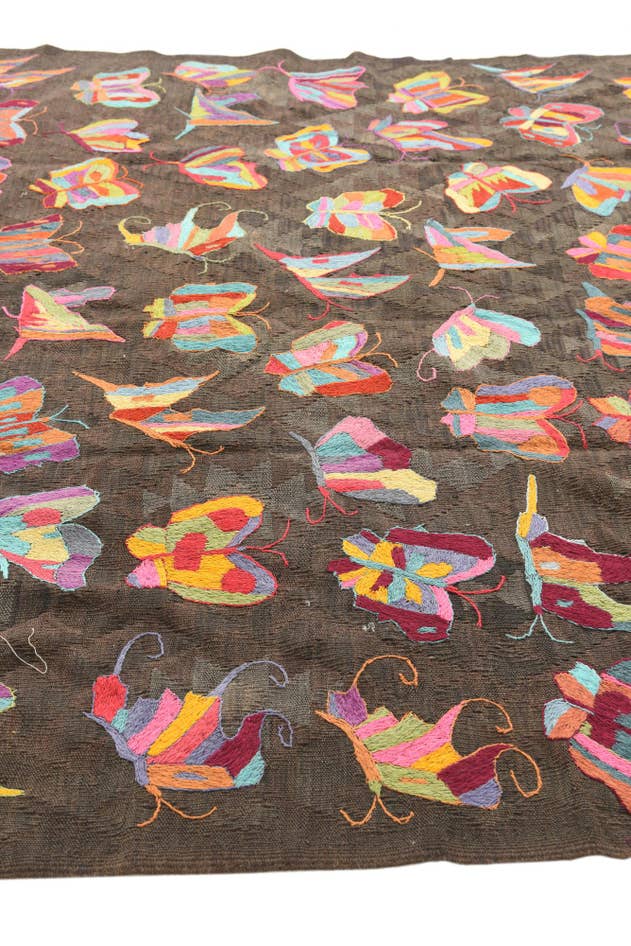 Detail image of 6' 5 x 9' 1 Hand Woven Kilim Suzani Wool Rug