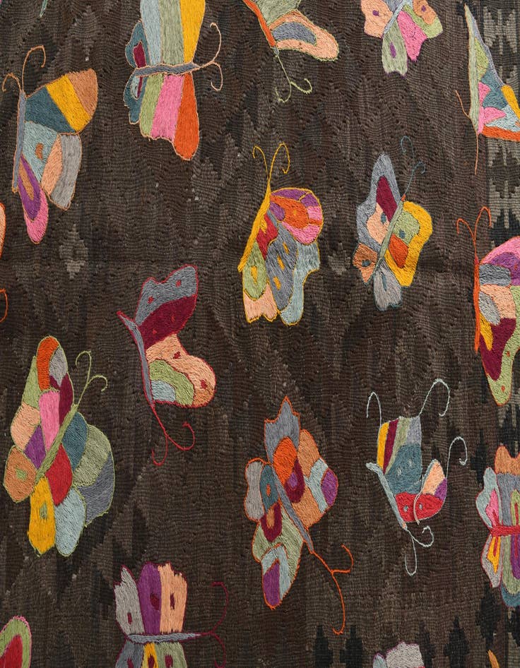 Detail image of 5' 1 x 6' 4  Hand Woven Kilim Suzani Wool Rug