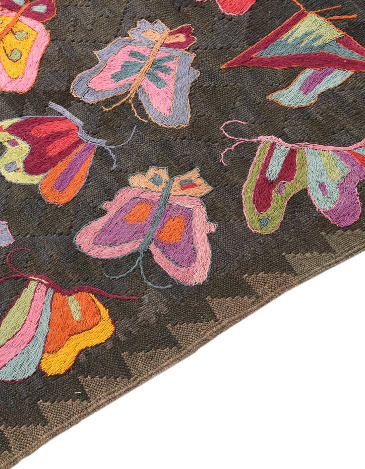 Detail image of 6' 8 x 9' 8  Hand Woven Kilim Suzani Wool Rug