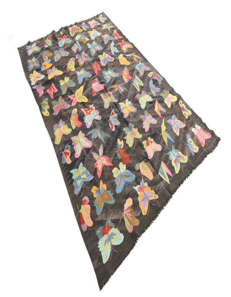 Detail image of 5' 4 x 8'  Hand Woven Kilim Suzani Wool Rug