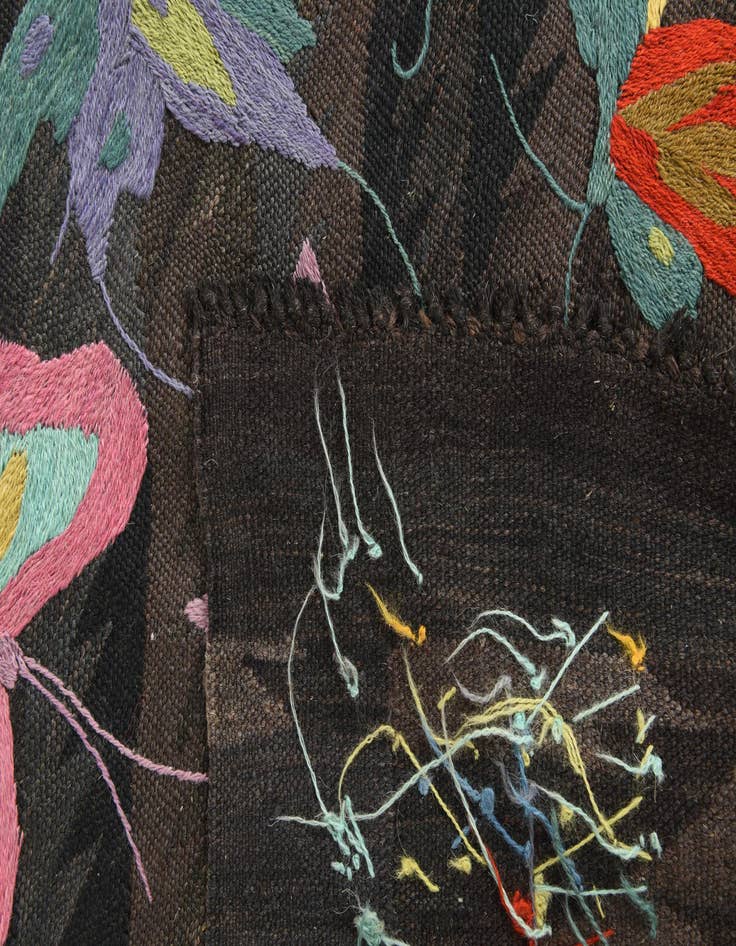 Detail image of 5' 4 x 8'  Hand Woven Kilim Suzani Wool Rug