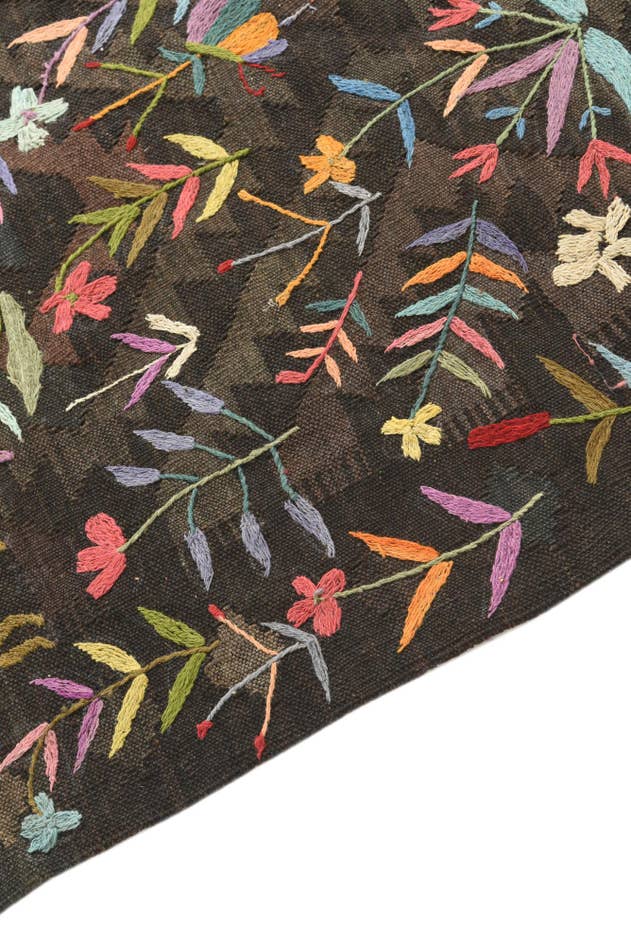 Detail image of 4' 7 x 6' 4 Hand Woven Kilim Suzani Wool Rug