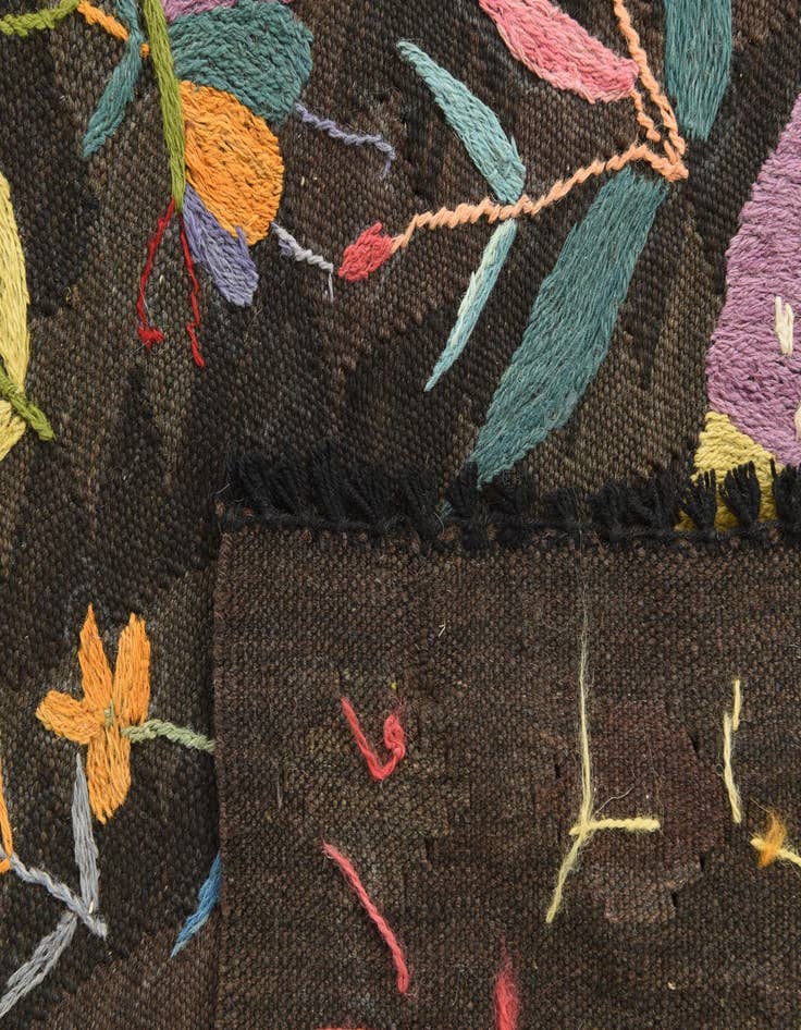 Detail image of 4' 7 x 6' 4  Hand Woven Kilim Suzani Wool Rug