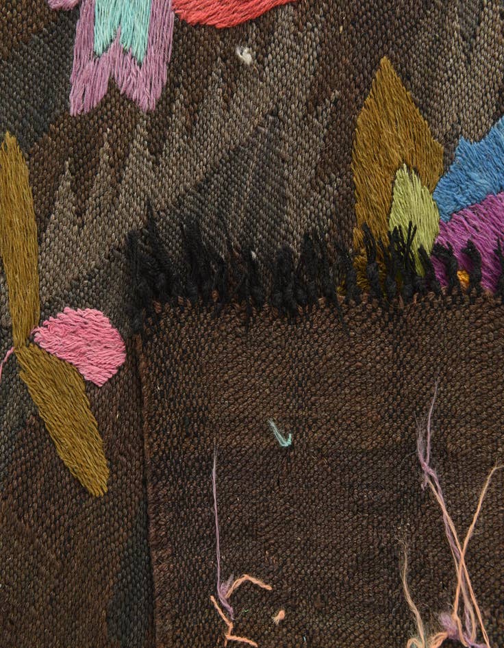 Detail image of 5' 5 x 7' 9  Hand Woven Kilim Suzani Wool Rug