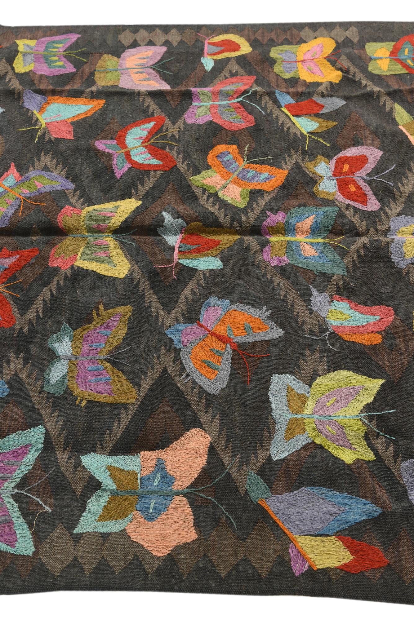 5' 1 x 7' 9 Hand Woven Kilim Suzani Wool Rug