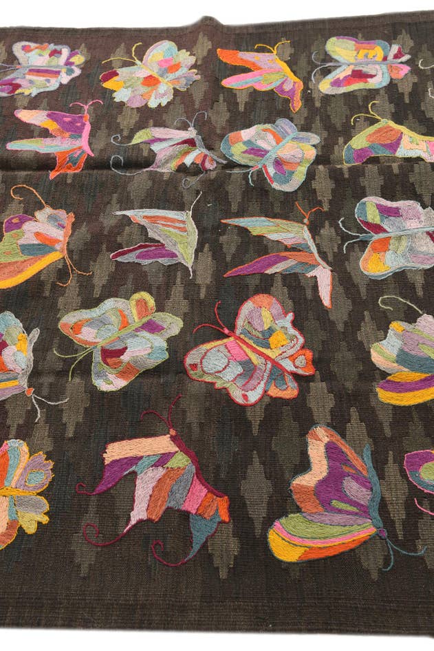 Detail image of 4' 8 x 6' 8 Hand Woven Kilim Suzani Wool Rug