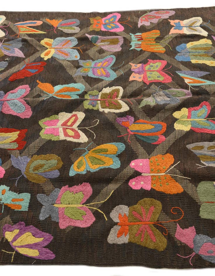 Detail image of 5' 2 x 7' 10  Hand Woven Kilim Suzani Wool Rug