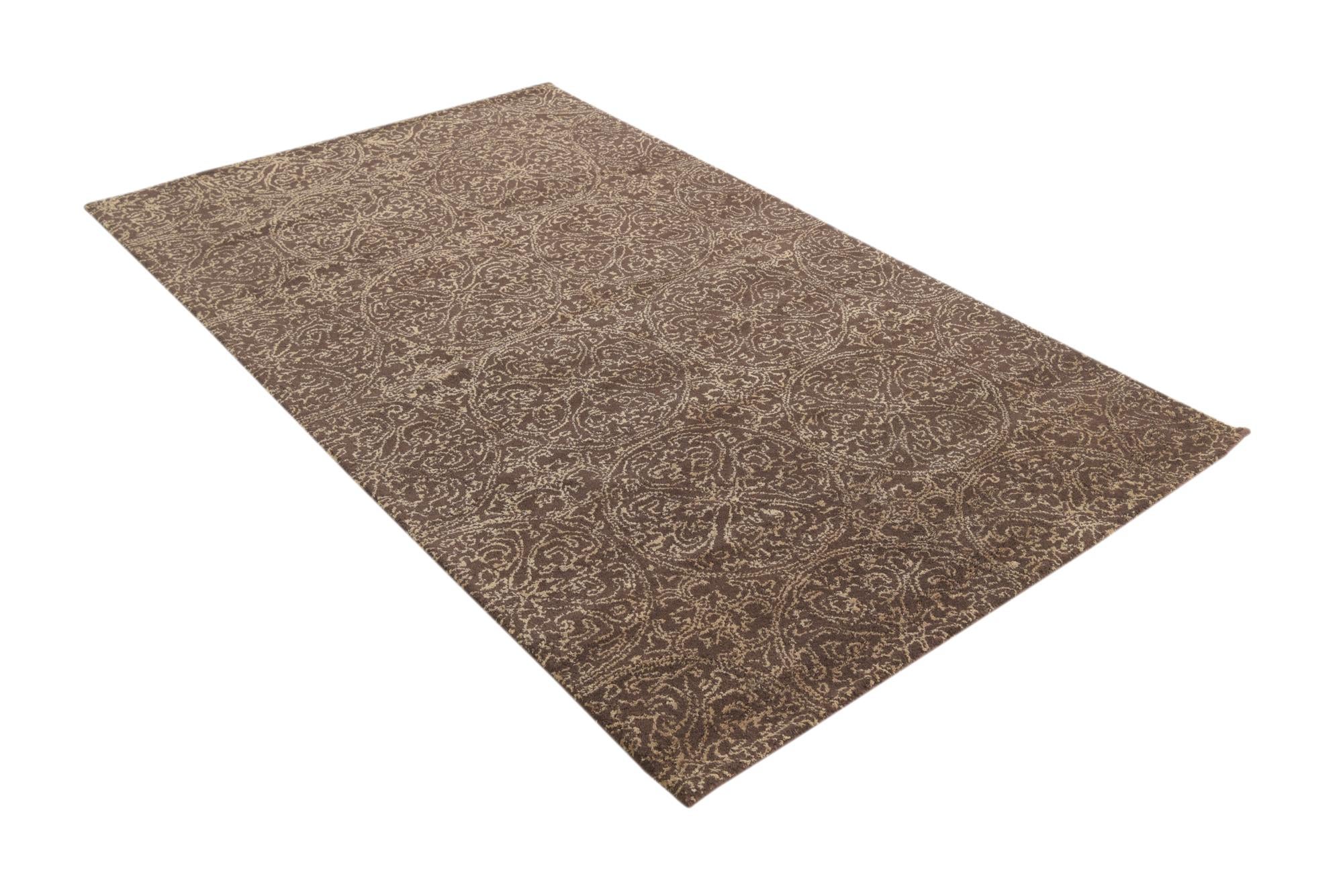 4' 10 x 8' Luna Rug