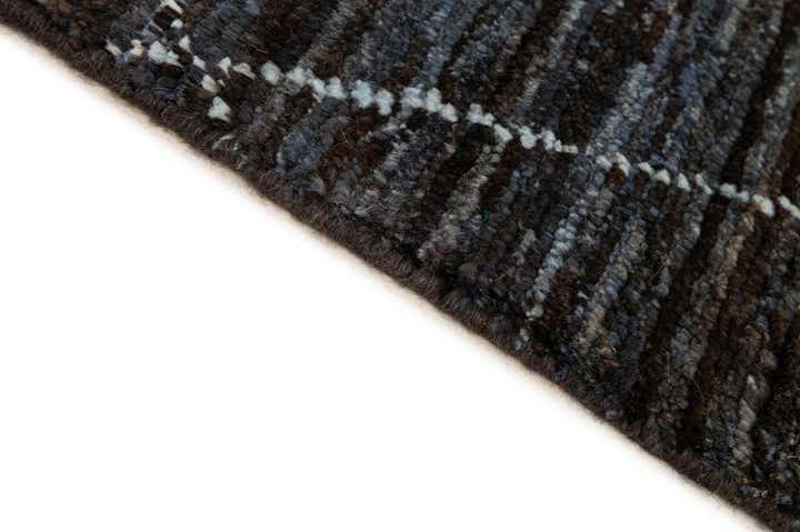 4' 9 x 6' 4 Hand Knotted Moroccan Wool Rug