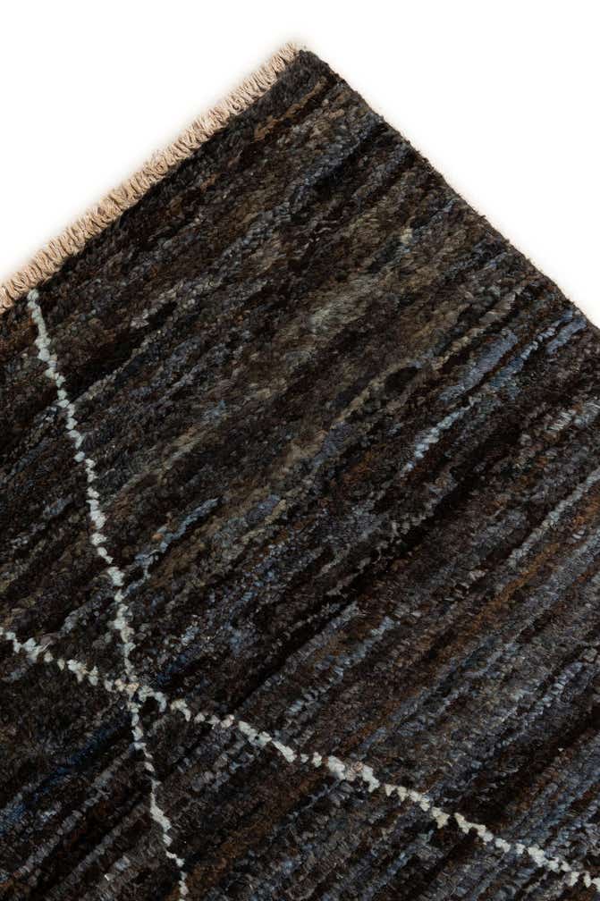 4' 9 x 6' 4 Hand Knotted Moroccan Wool Rug