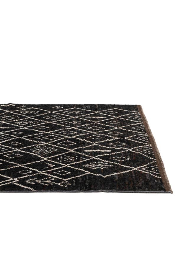 Detail image of 5' 4 x 7' 10 Hand Knotted Moroccan Wool Rug