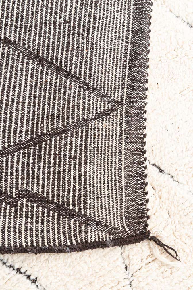 7' x 9' 9 Hand Knotted Moroccan Wool Rug