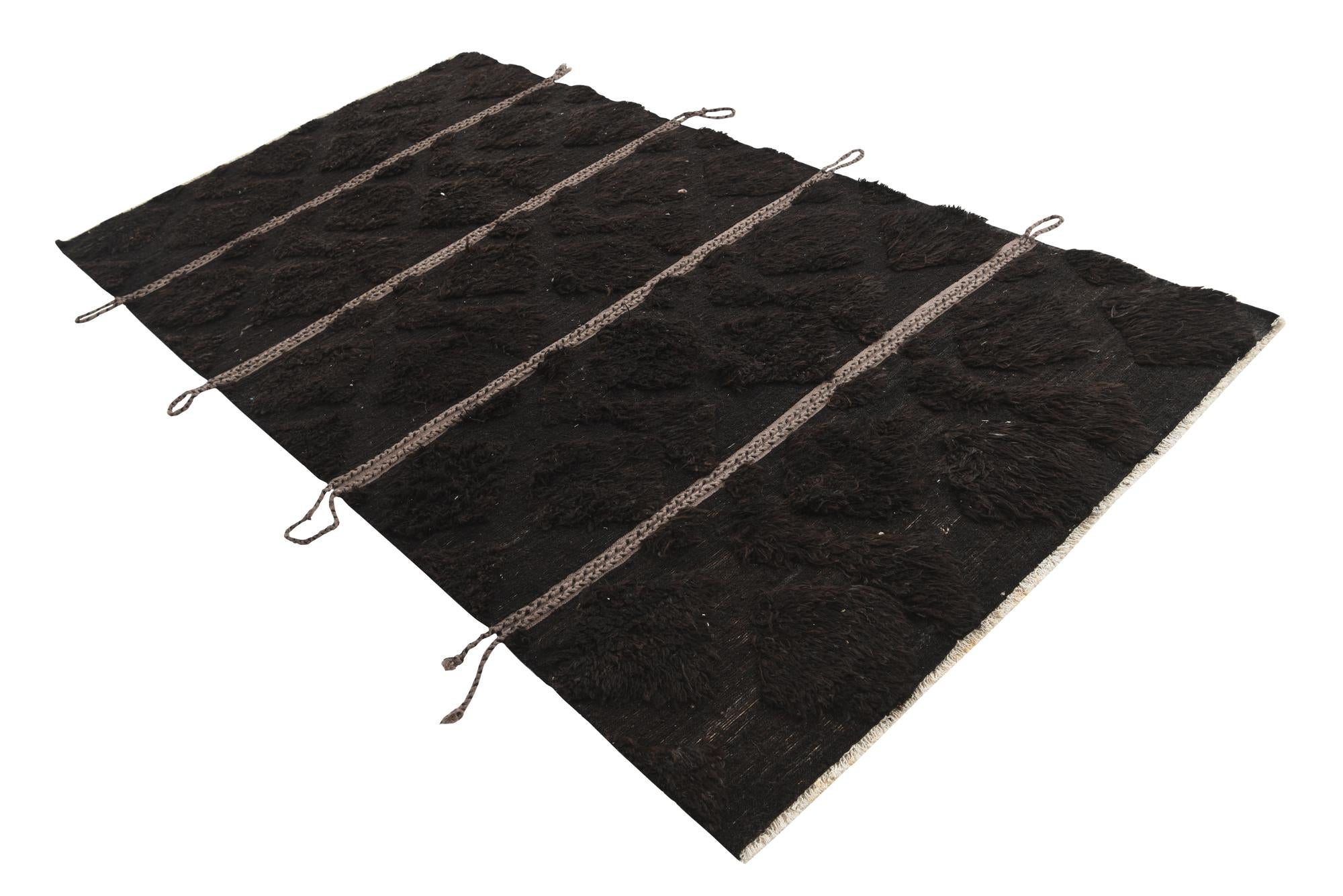 5' x 9' 4 Hand Knotted Moroccan Wool Rug