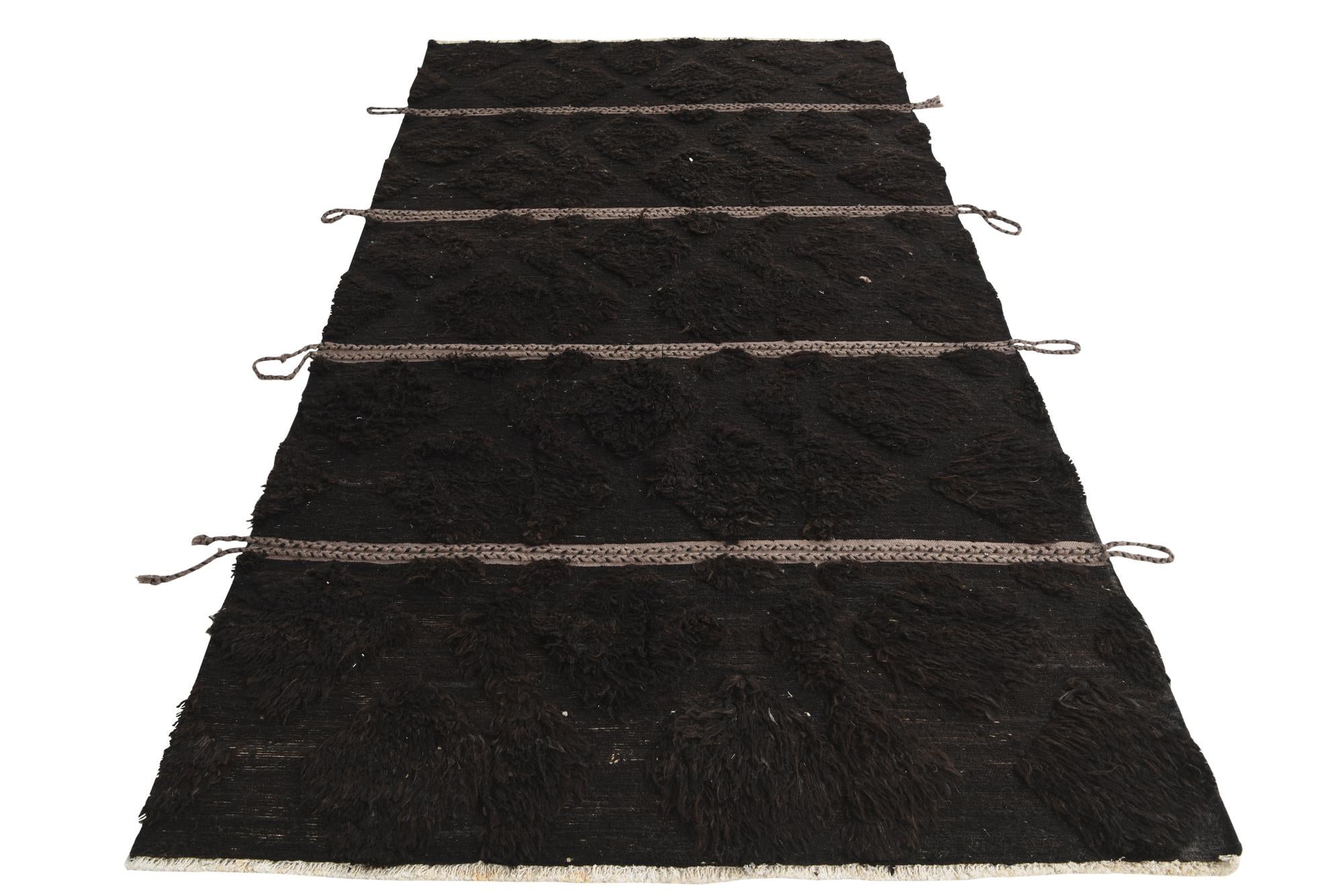 5' x 9' 4 Hand Knotted Moroccan Wool Rug