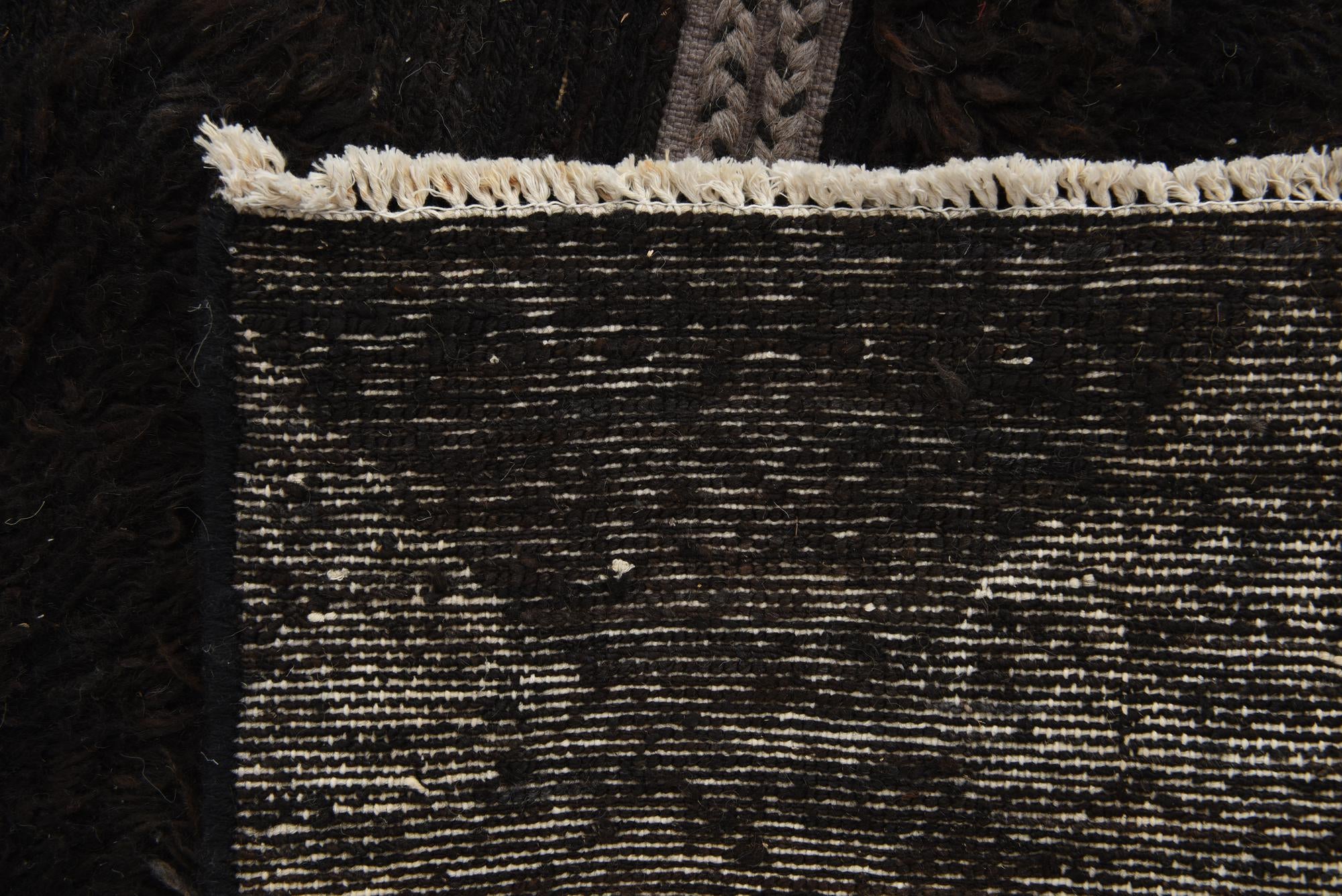 5' 2 x 9' 6 Hand Knotted Moroccan Wool Rug