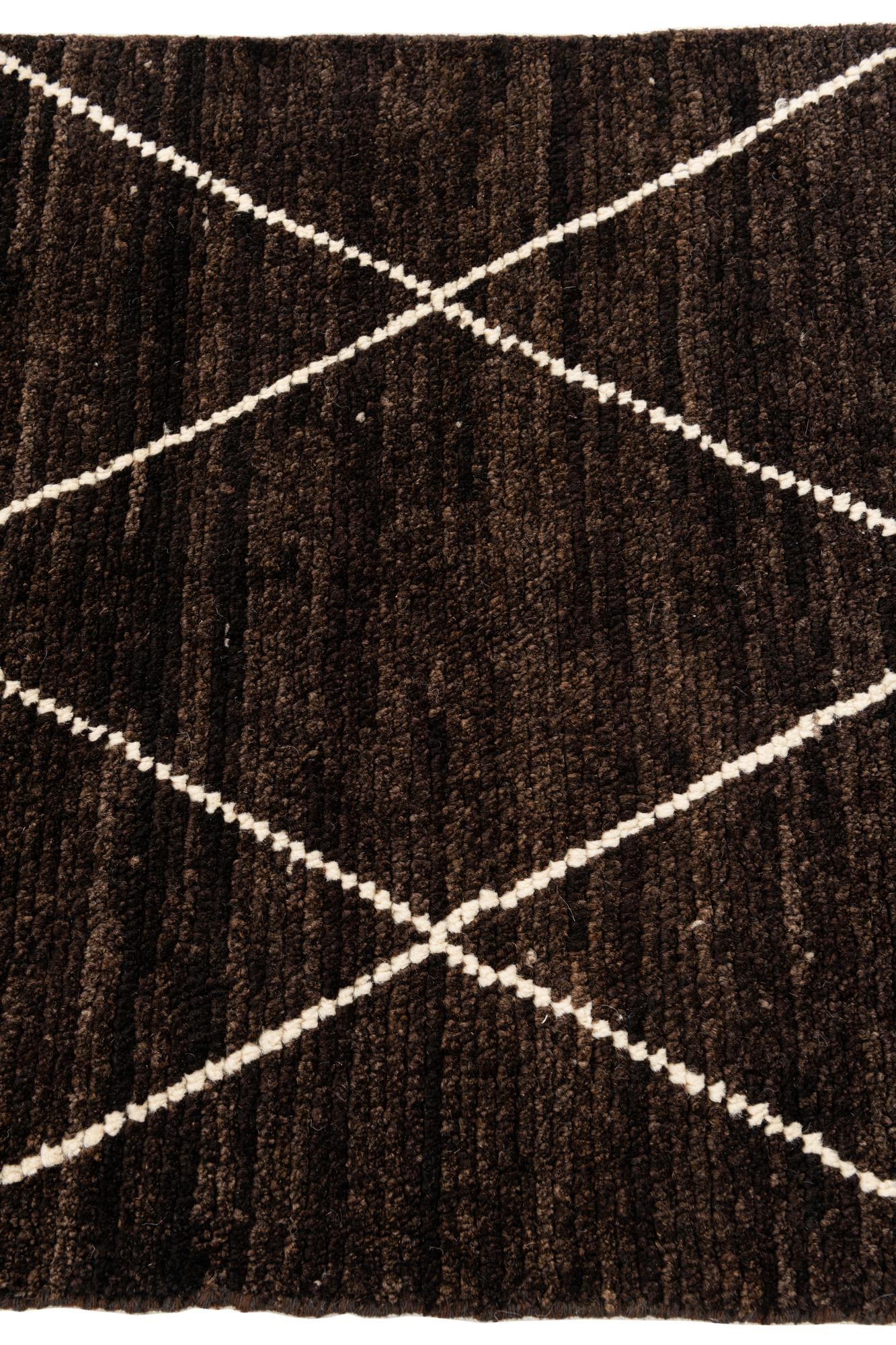 2' 9 x 5' 7 Hand Knotted Moroccan Wool Rug