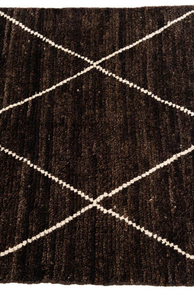 Detail image of 2' 9 x 5' 7 Hand Knotted Moroccan Wool Rug