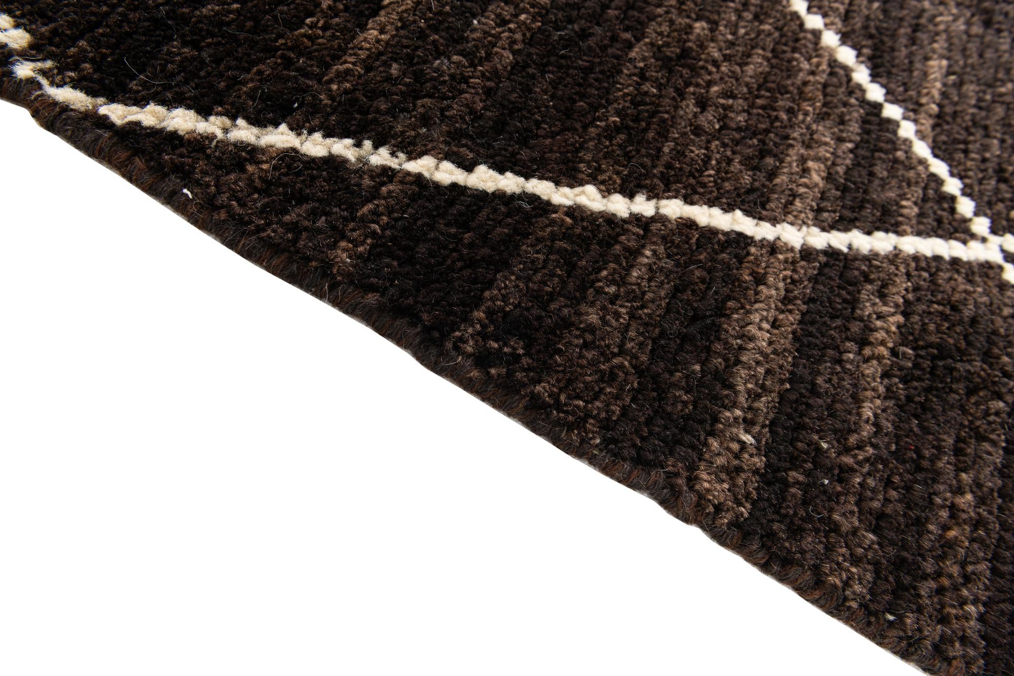 2' 9 x 5' 7 Hand Knotted Moroccan Wool Rug