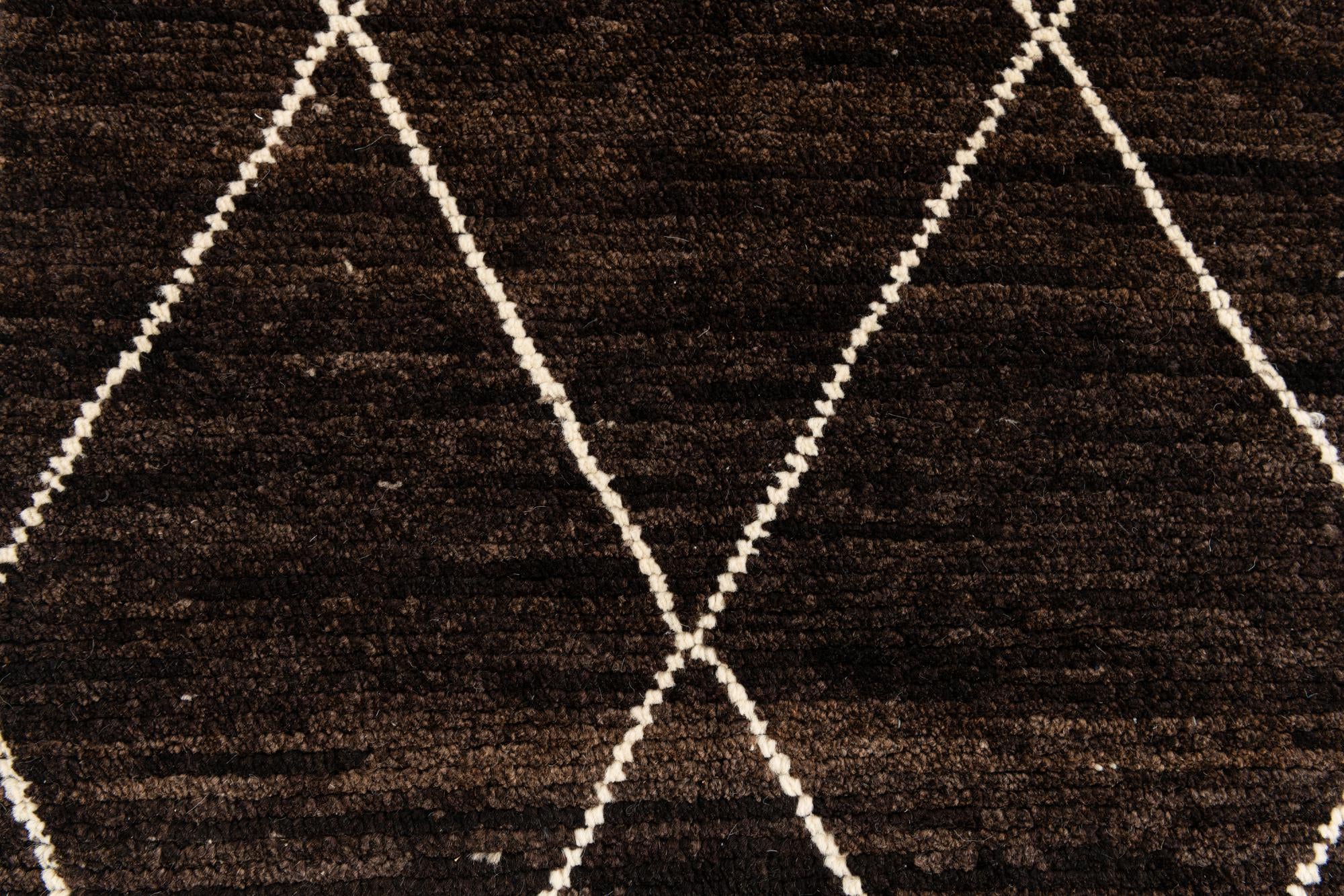 2' 9 x 5' 7 Hand Knotted Moroccan Wool Rug