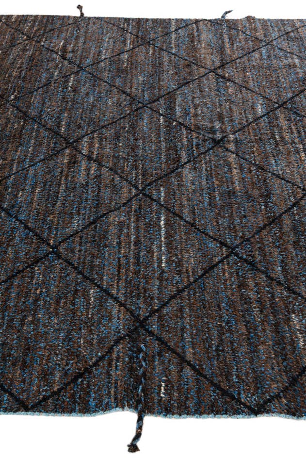 Detail image of 7' 7 x 10' Hand Knotted Moroccan Wool Rug