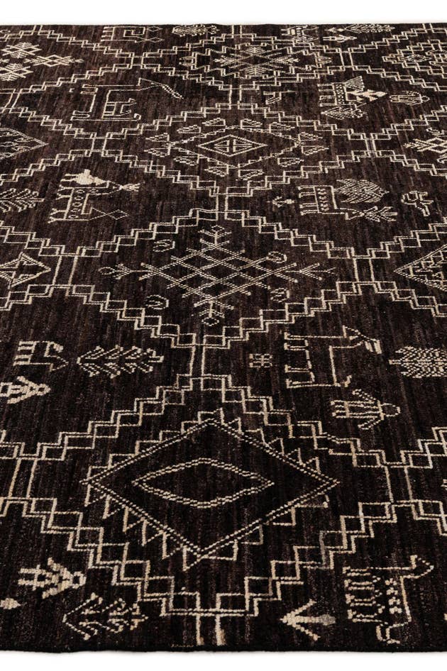 Detail image of 10' 2 x 14' 2 Hand Knotted Oushak Wool Rug