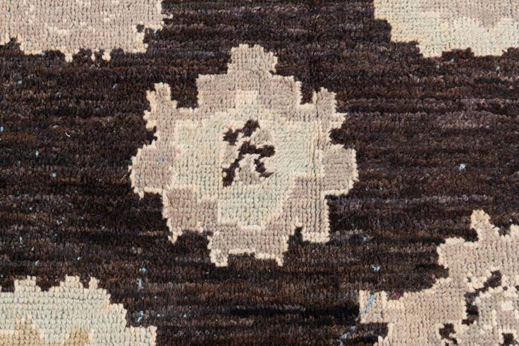 Detail image of 8' 2 x 10' 2 Hand Knotted Oushak Wool Rug