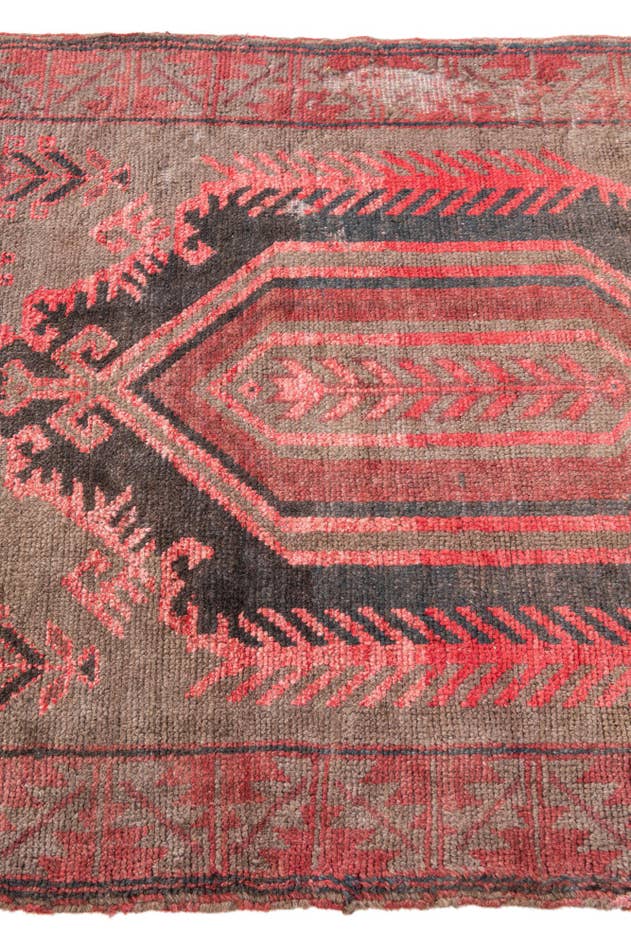 Detail image of 2' 10 x 4' 8 Hand Knotted Ultra Vintage Persian Wool Rug
