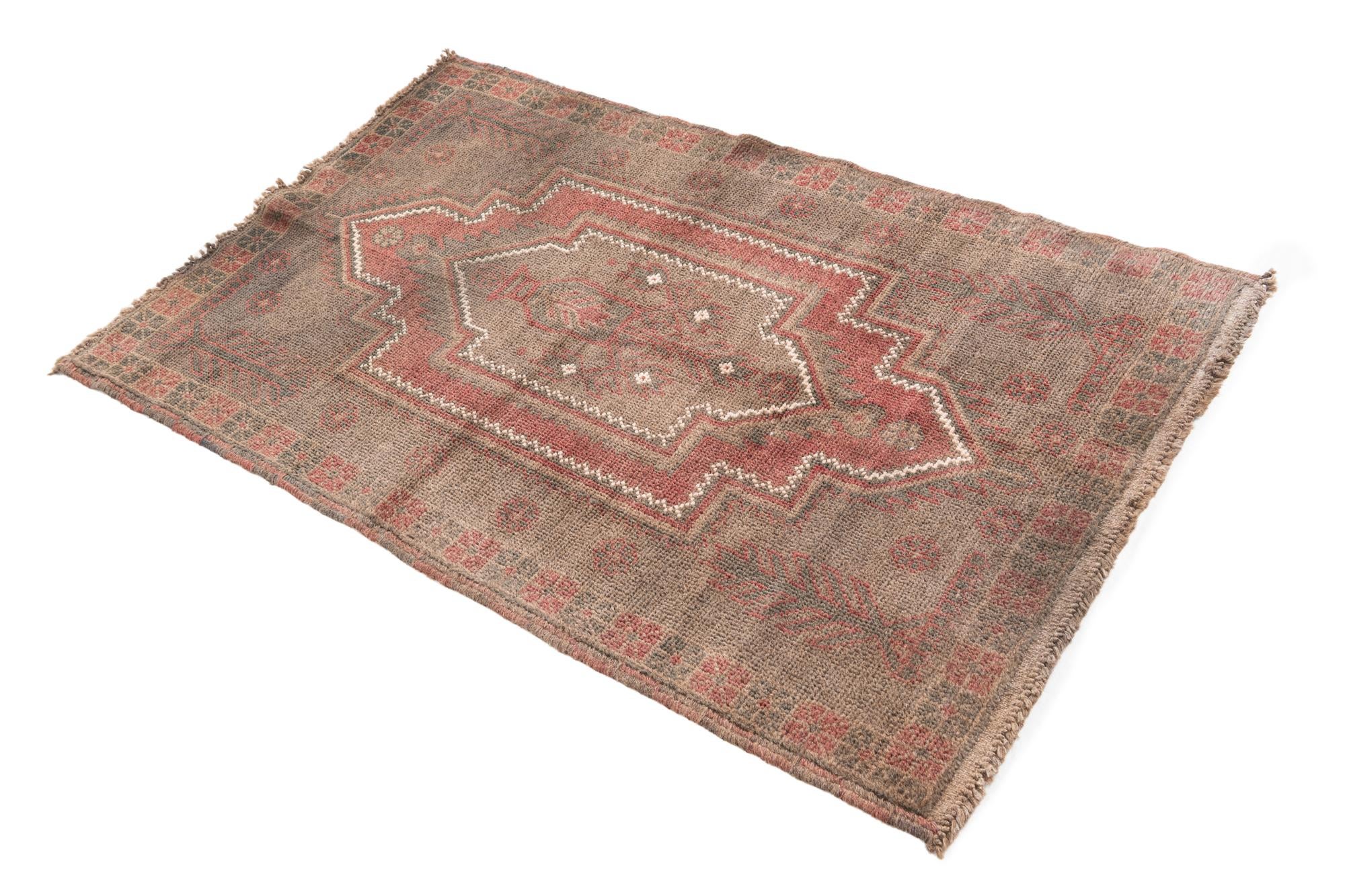 2' 10 x 4' 7 Hand Knotted Ultra Vintage Persian Wool Rug