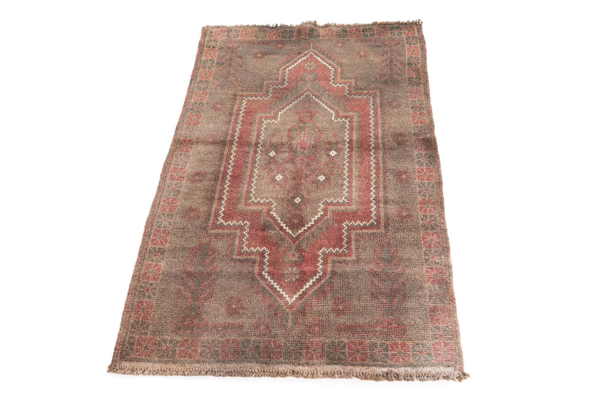2' 10 x 4' 7 Hand Knotted Ultra Vintage Persian Wool Rug