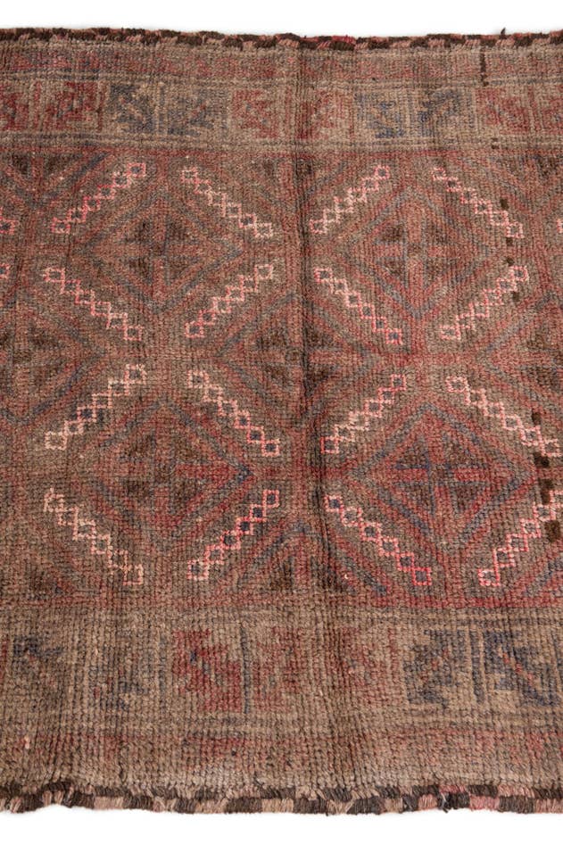 Detail image of 2' 10 x 4' 10 Hand Knotted Ultra Vintage Persian Wool Rug