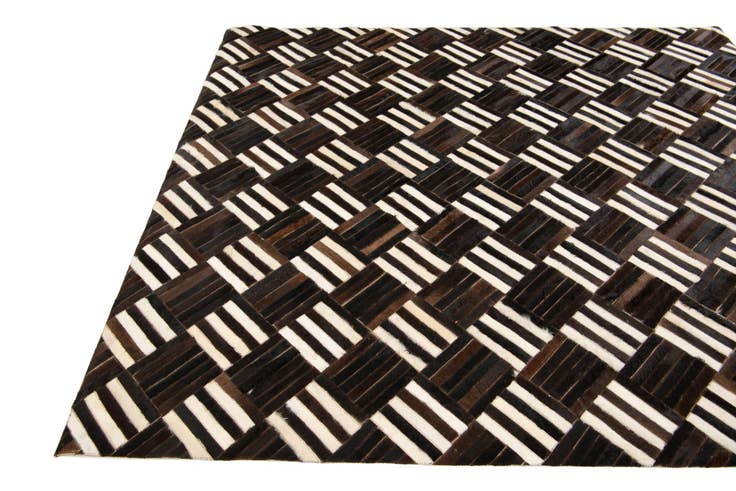 Detail image of 5' 11 x 6' 7 Cowhide Stocks Square Rug