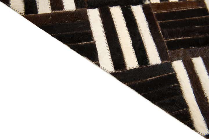 5' 11 x 6' 7 Cowhide Stocks Square Rug