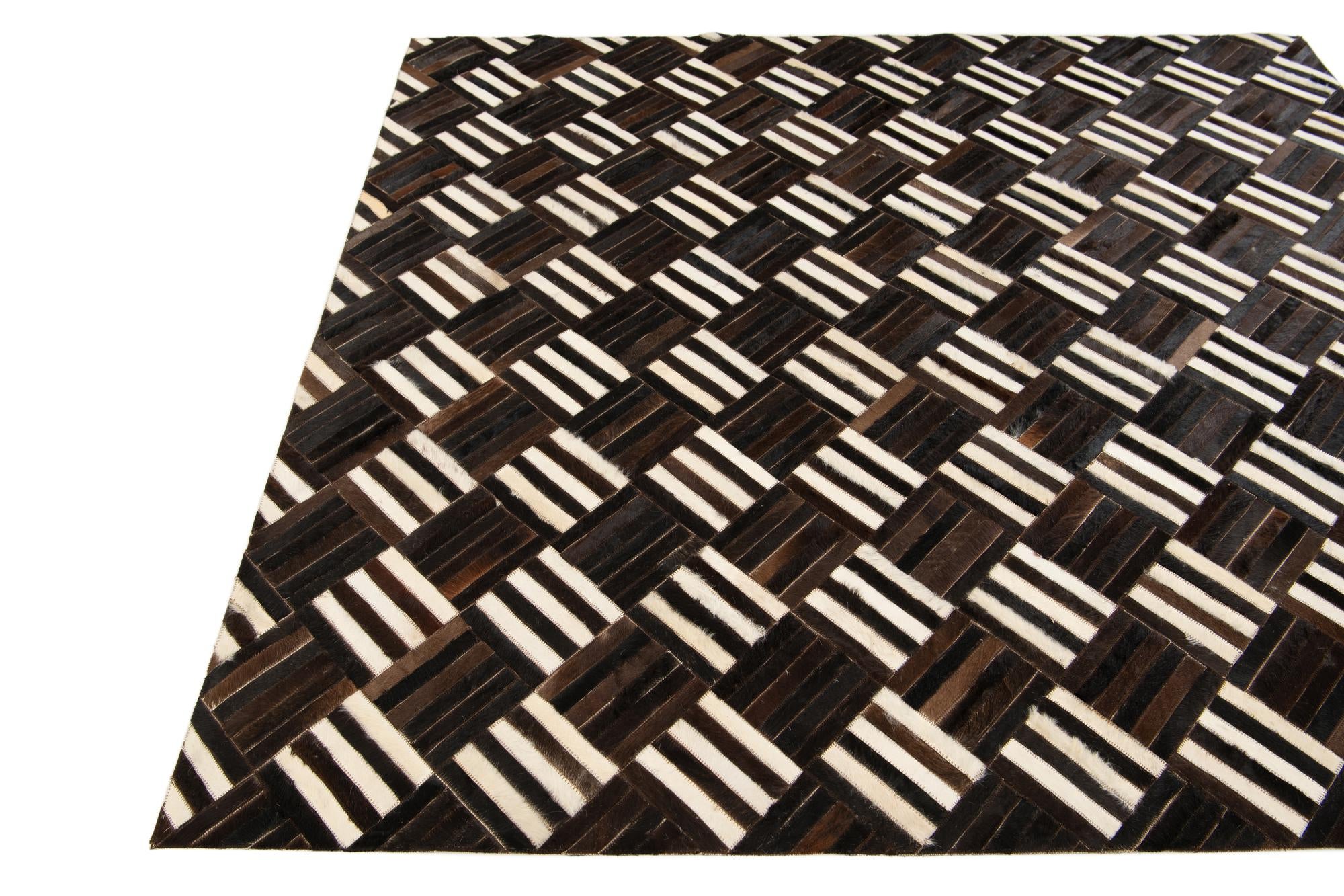 6' x 6' 7 Cowhide Stocks Square Rug
