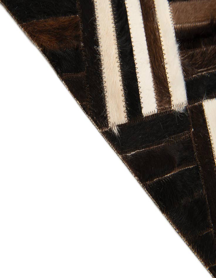 Detail image of 6' x 6' 7 Cowhide Stocks Square Rug