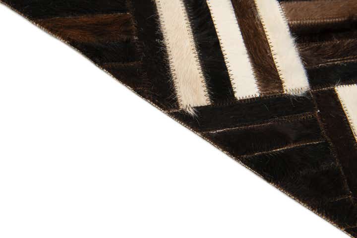 6' x 6' 7 Cowhide Stocks Square Rug