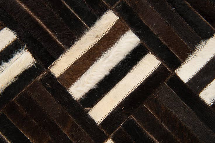Detail image of 6' x 6' 7 Cowhide Stocks Square Rug