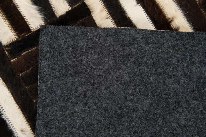 6' x 6' 7 Cowhide Stocks Square Rug