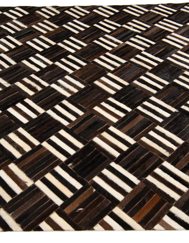 Detail image of 6' x 6' 7 Cowhide Stocks Square Rug