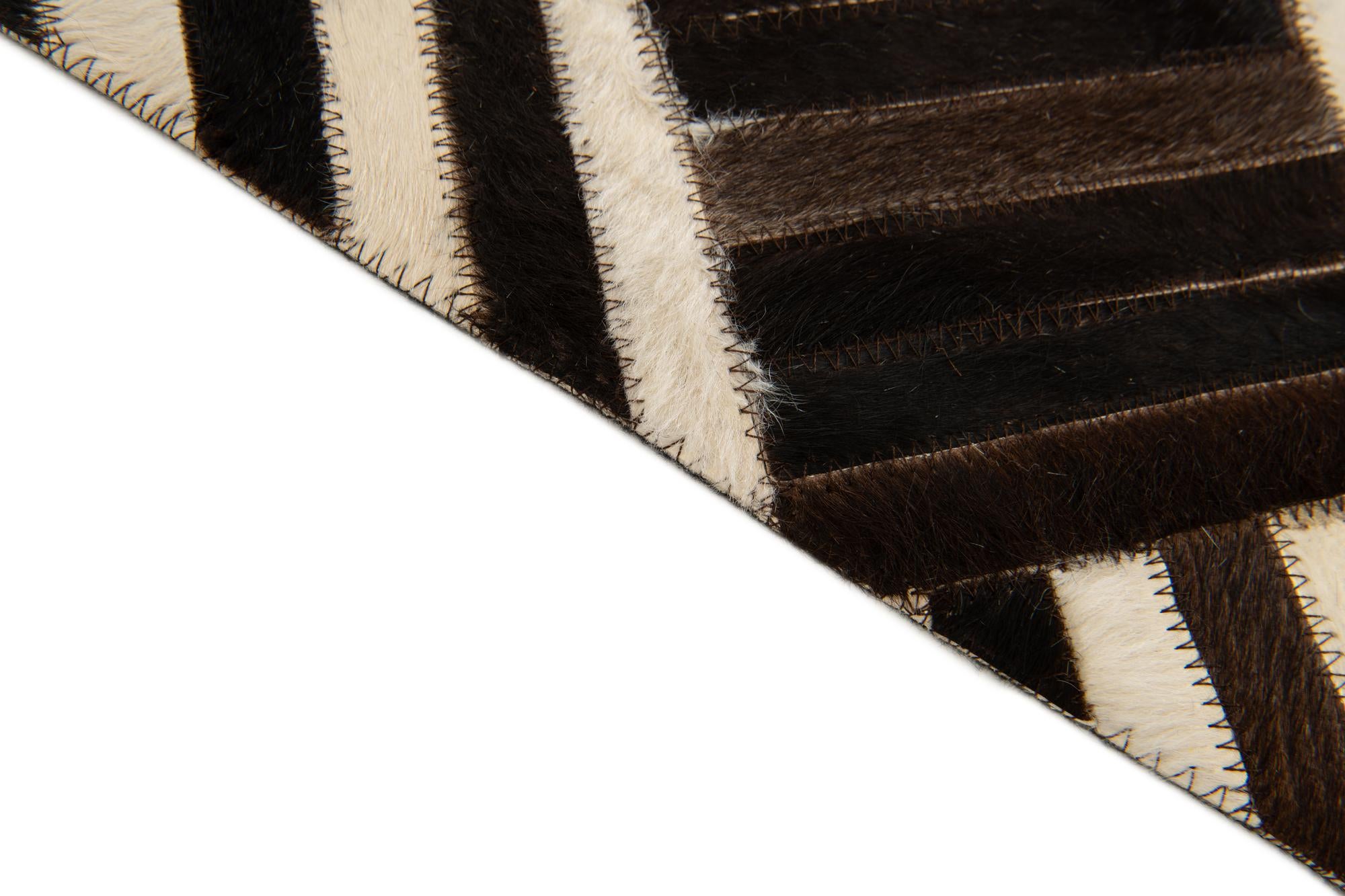 6' x 6' 7 Cowhide Stocks Square Rug