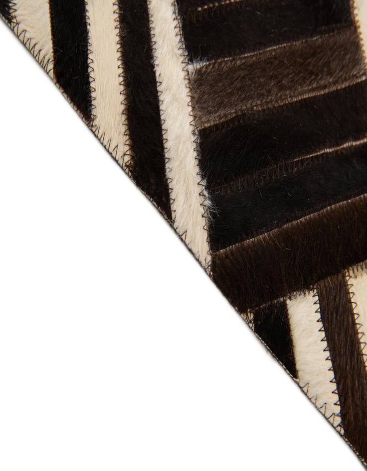 Detail image of 6' x 6' 7 Cowhide Stocks Square Rug